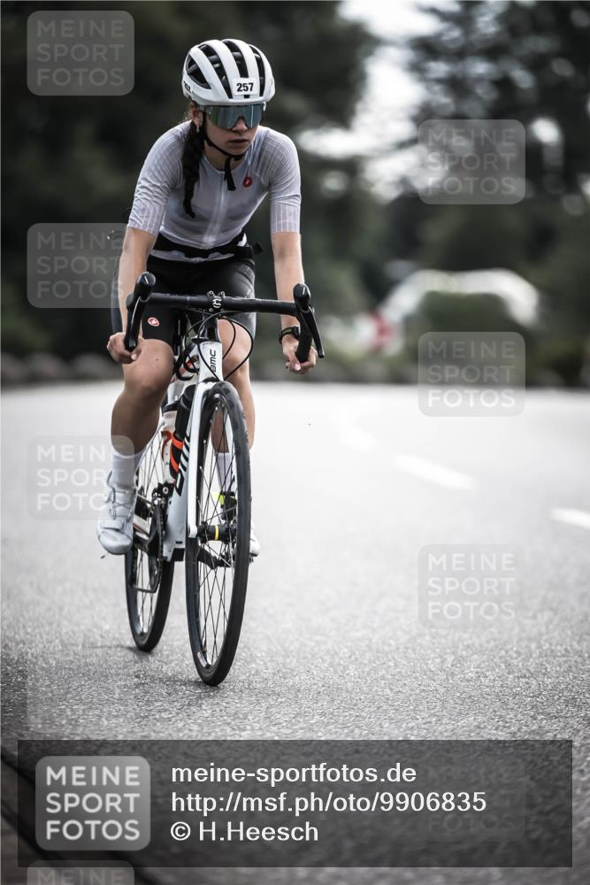 21.06.2026 - 29. Vierlanden-Triathlon H.Heesch http://msf.ph/oto/9906835 21.06.2026 09:21:11 Radfahren 13, 88, 257 meine-sportfotos.de