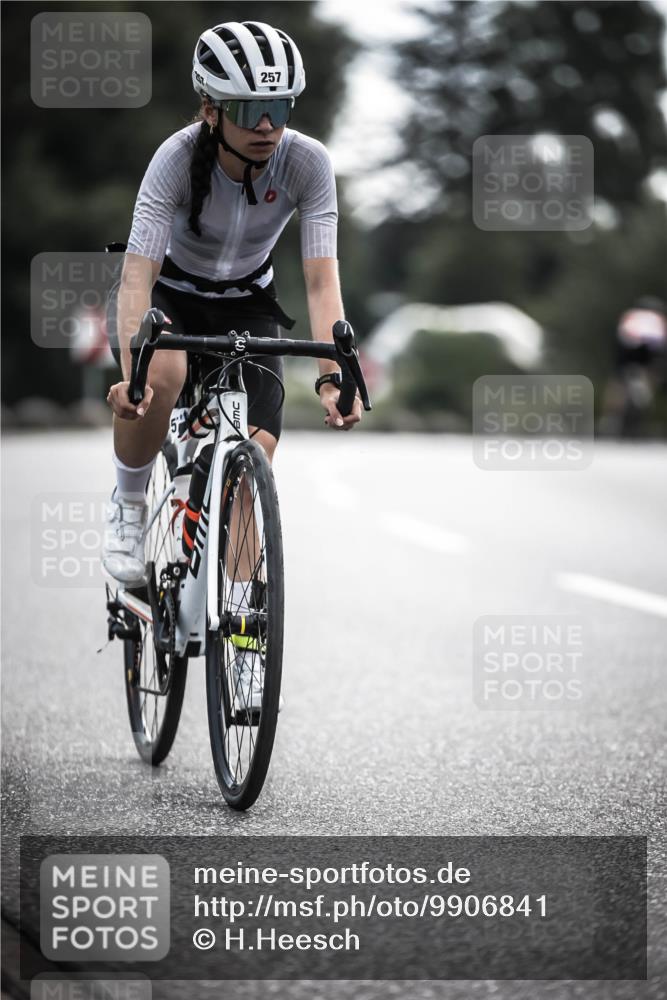 21.06.2026 - 29. Vierlanden-Triathlon H.Heesch http://msf.ph/oto/9906841 21.06.2026 09:21:12 Radfahren 13, 88, 257 meine-sportfotos.de