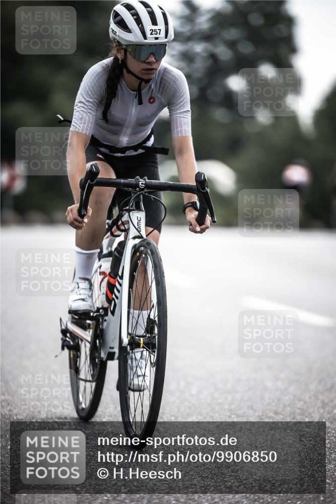 21.06.2026 - 29. Vierlanden-Triathlon H.Heesch http://msf.ph/oto/9906850 21.06.2026 09:21:12 Radfahren 13, 88, 257 meine-sportfotos.de