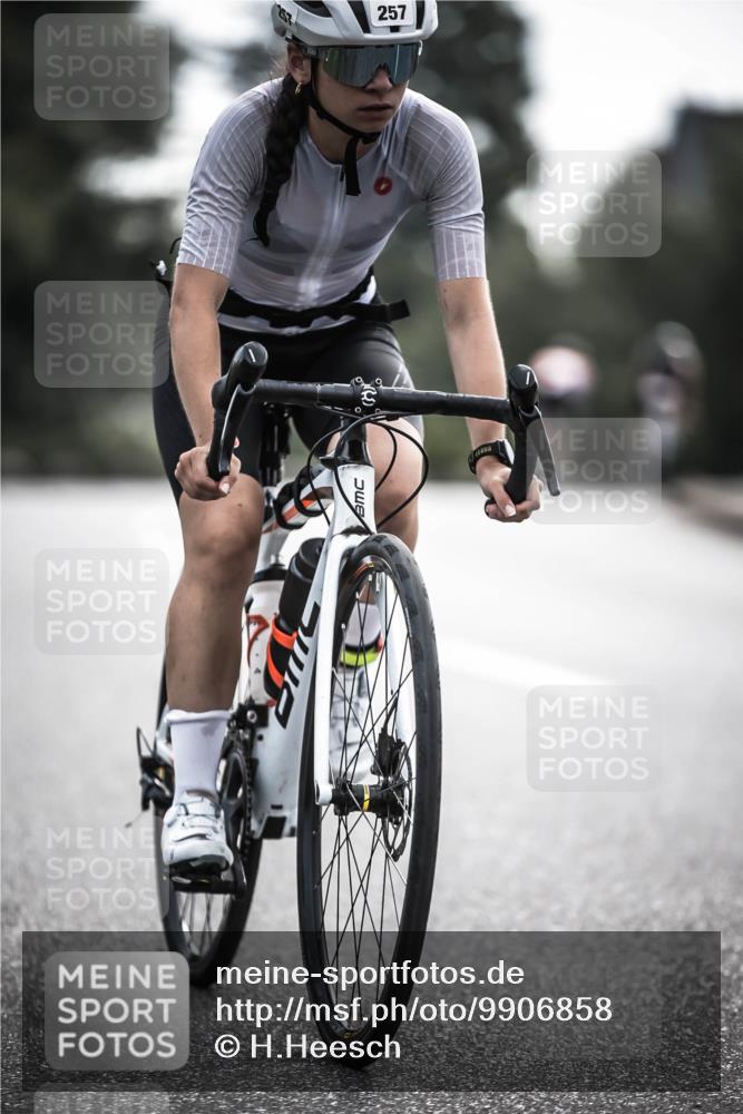 21.06.2026 - 29. Vierlanden-Triathlon H.Heesch http://msf.ph/oto/9906858 21.06.2026 09:21:12 Radfahren 13, 88, 257 meine-sportfotos.de