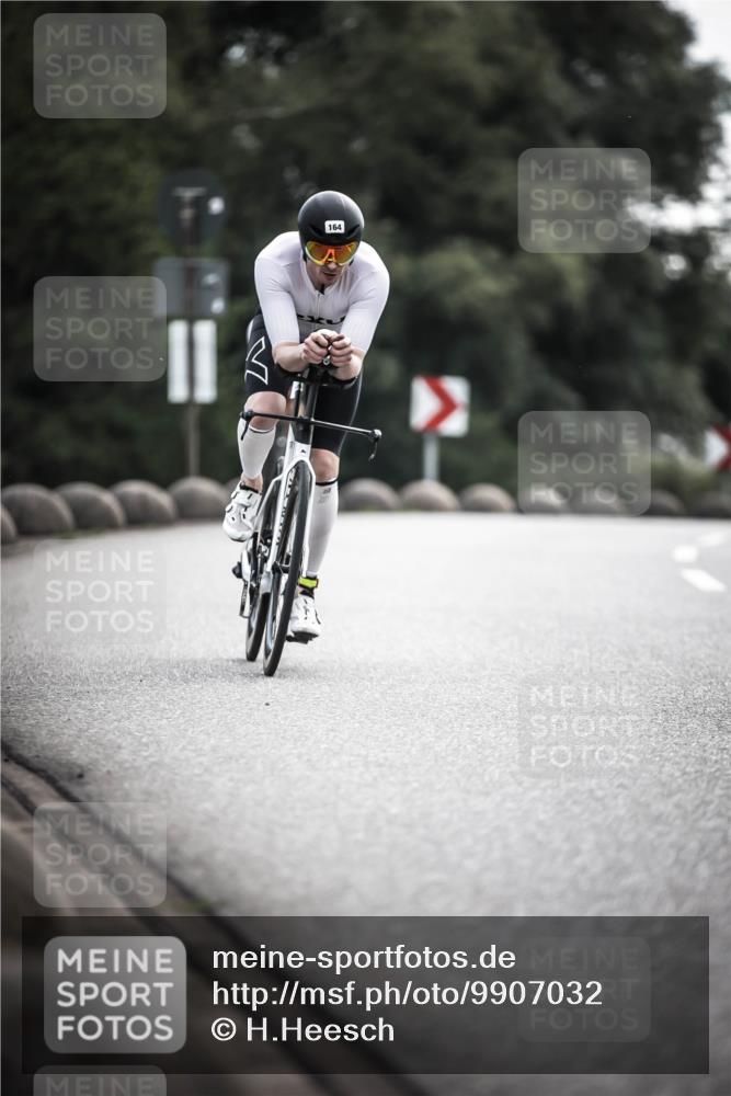 21.06.2026 - 29. Vierlanden-Triathlon H.Heesch http://msf.ph/oto/9907032 21.06.2026 09:21:31 Radfahren 164, 193, 239 meine-sportfotos.de
