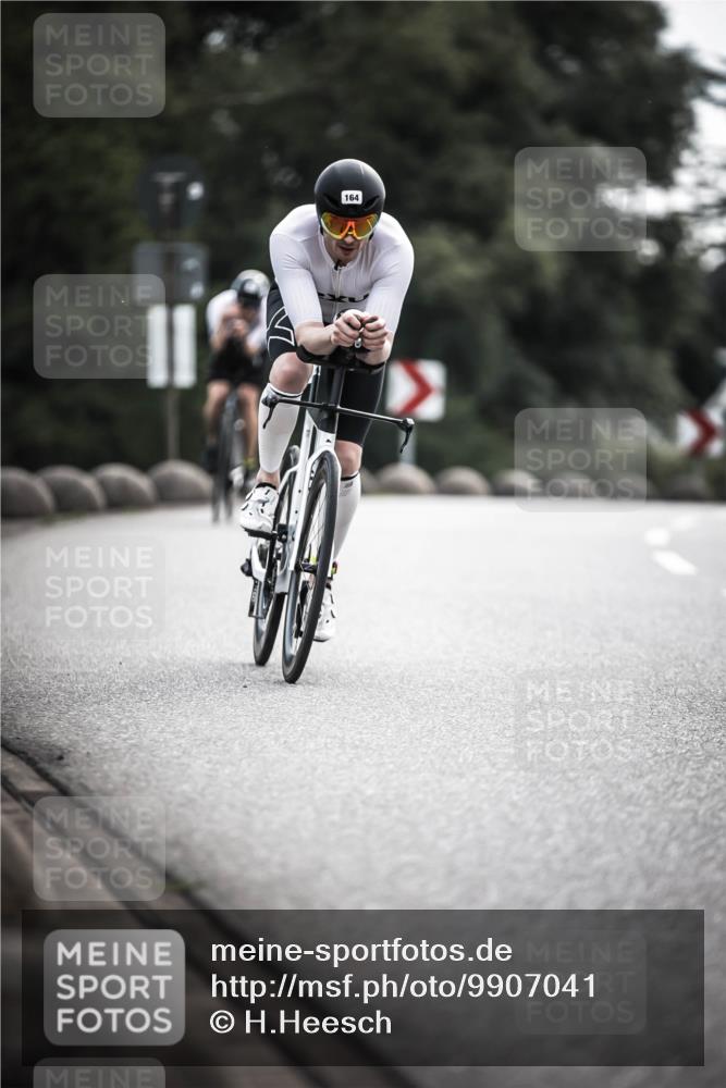21.06.2026 - 29. Vierlanden-Triathlon H.Heesch http://msf.ph/oto/9907041 21.06.2026 09:21:31 Radfahren 164, 193, 239 meine-sportfotos.de