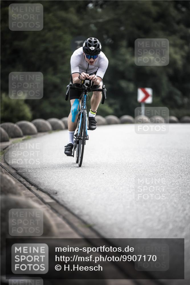 21.06.2026 - 29. Vierlanden-Triathlon H.Heesch http://msf.ph/oto/9907170 21.06.2026 09:21:48 Radfahren 12, 174, 186 meine-sportfotos.de
