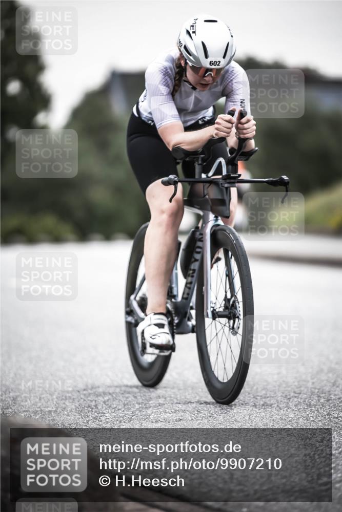 21.06.2026 - 29. Vierlanden-Triathlon H.Heesch http://msf.ph/oto/9907210 21.06.2026 10:25:26 Radfahren 540, 602 meine-sportfotos.de