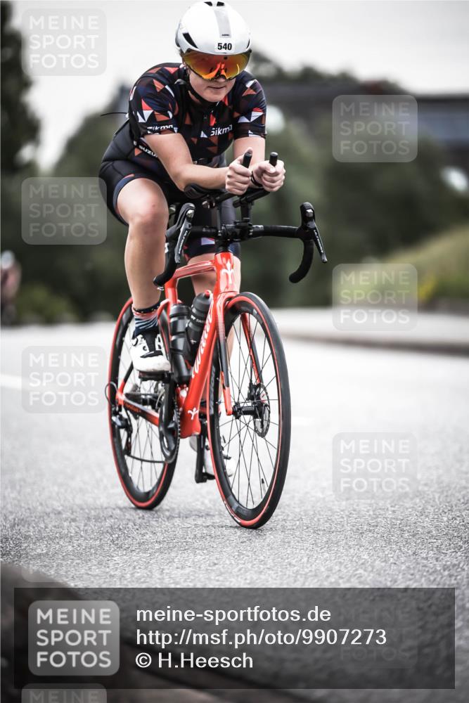21.06.2026 - 29. Vierlanden-Triathlon H.Heesch http://msf.ph/oto/9907273 21.06.2026 10:25:30 Radfahren 540, 599 meine-sportfotos.de