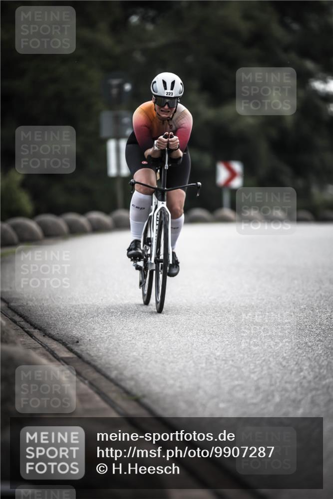 21.06.2026 - 29. Vierlanden-Triathlon H.Heesch http://msf.ph/oto/9907287 21.06.2026 09:22:07 Radfahren 147, 223 meine-sportfotos.de