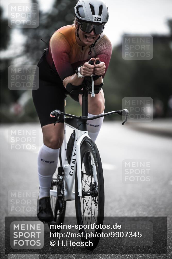21.06.2026 - 29. Vierlanden-Triathlon H.Heesch http://msf.ph/oto/9907345 21.06.2026 09:22:08 Radfahren 147, 223 meine-sportfotos.de