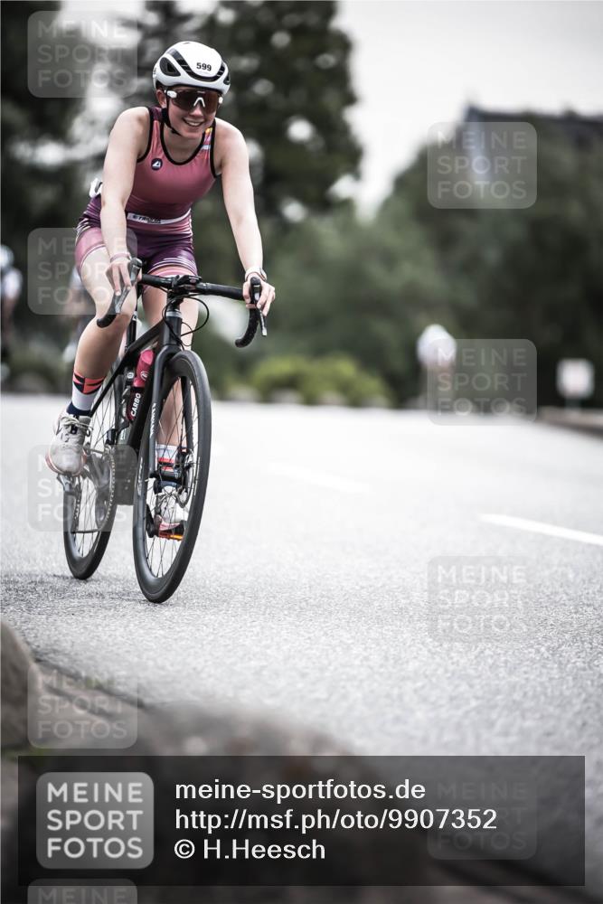 21.06.2026 - 29. Vierlanden-Triathlon H.Heesch http://msf.ph/oto/9907352 21.06.2026 10:25:37 Radfahren 6, 41, 211, 369, 599 meine-sportfotos.de