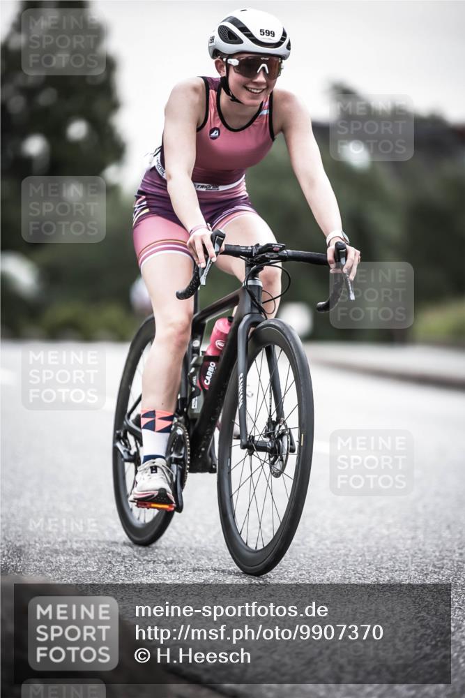 21.06.2026 - 29. Vierlanden-Triathlon H.Heesch http://msf.ph/oto/9907370 21.06.2026 10:25:37 Radfahren 6, 41, 211, 369, 599 meine-sportfotos.de