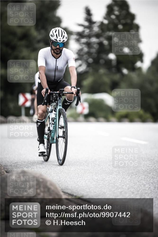 21.06.2026 - 29. Vierlanden-Triathlon H.Heesch http://msf.ph/oto/9907442 21.06.2026 10:25:43 Radfahren 6, 41, 63, 211, 369 meine-sportfotos.de