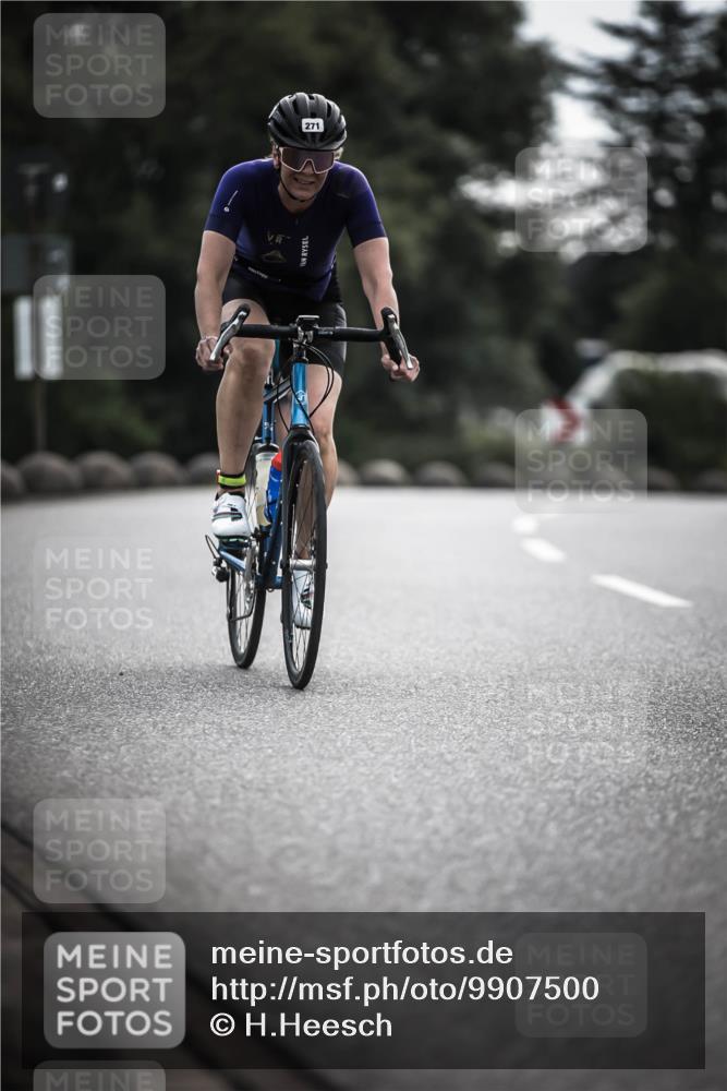 21.06.2026 - 29. Vierlanden-Triathlon H.Heesch http://msf.ph/oto/9907500 21.06.2026 09:22:46 Radfahren 29, 271, 292 meine-sportfotos.de