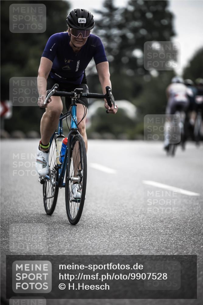 21.06.2026 - 29. Vierlanden-Triathlon H.Heesch http://msf.ph/oto/9907528 21.06.2026 09:22:46 Radfahren 29, 271, 292 meine-sportfotos.de