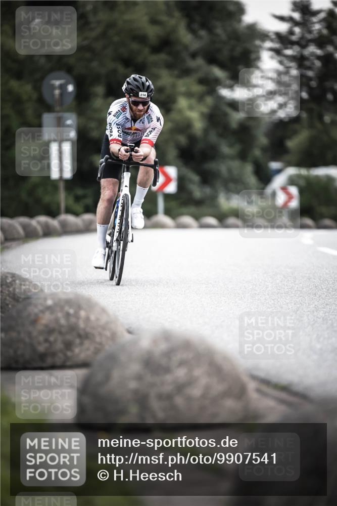 21.06.2026 - 29. Vierlanden-Triathlon H.Heesch http://msf.ph/oto/9907541 21.06.2026 10:25:52 Radfahren 114, 380, 382 meine-sportfotos.de