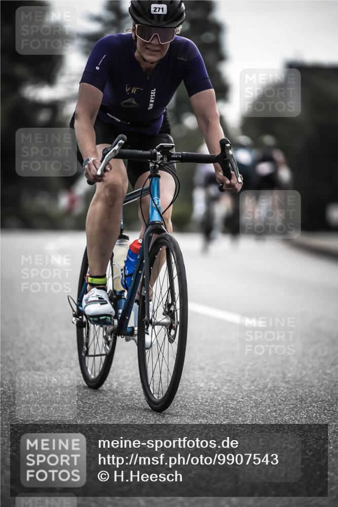 21.06.2026 - 29. Vierlanden-Triathlon H.Heesch http://msf.ph/oto/9907543 21.06.2026 09:22:46 Radfahren 29, 271, 292 meine-sportfotos.de
