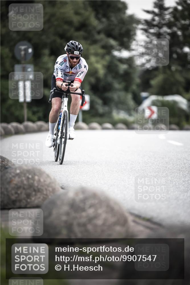 21.06.2026 - 29. Vierlanden-Triathlon H.Heesch http://msf.ph/oto/9907547 21.06.2026 10:25:52 Radfahren 114, 380, 382 meine-sportfotos.de