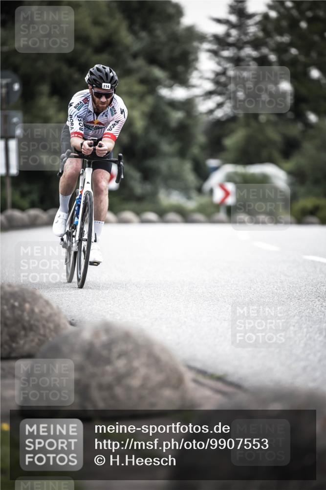 21.06.2026 - 29. Vierlanden-Triathlon H.Heesch http://msf.ph/oto/9907553 21.06.2026 10:25:52 Radfahren 114, 380, 382 meine-sportfotos.de