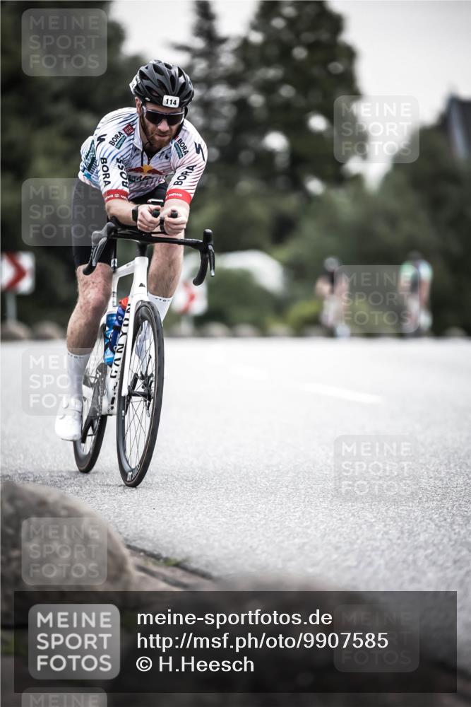 21.06.2026 - 29. Vierlanden-Triathlon H.Heesch http://msf.ph/oto/9907585 21.06.2026 10:25:53 Radfahren 114, 380, 382 meine-sportfotos.de