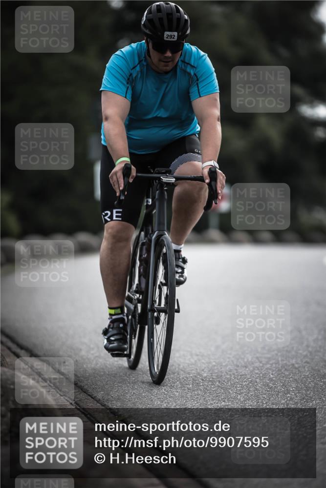 21.06.2026 - 29. Vierlanden-Triathlon H.Heesch http://msf.ph/oto/9907595 21.06.2026 09:22:51 Radfahren 29, 148, 292 meine-sportfotos.de