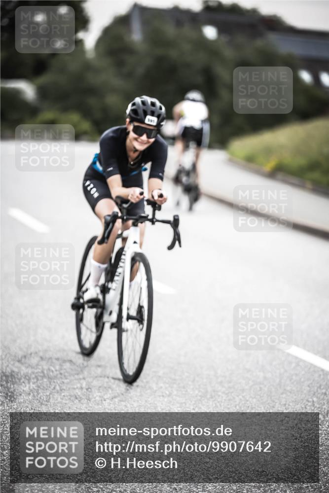21.06.2026 - 29. Vierlanden-Triathlon H.Heesch http://msf.ph/oto/9907642 21.06.2026 10:26:05 Radfahren 8, 136, 291, 311, 383, 384, 415, 530, 536, 587, 591, 604, 613, 1355 meine-sportfotos.de