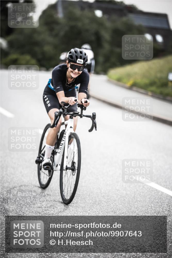 21.06.2026 - 29. Vierlanden-Triathlon H.Heesch http://msf.ph/oto/9907643 21.06.2026 10:26:05 Radfahren 8, 136, 291, 311, 383, 384, 415, 530, 536, 587, 591, 604, 613, 1355 meine-sportfotos.de