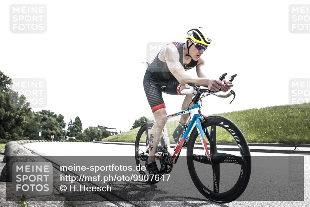 21.06.2026 - 29. Vierlanden-Triathlon H.Heesch http://msf.ph/oto/9907647 21.06.2026 13:05:59 Radfahren 1025, 1058, 1076, 1086 meine-sportfotos.de