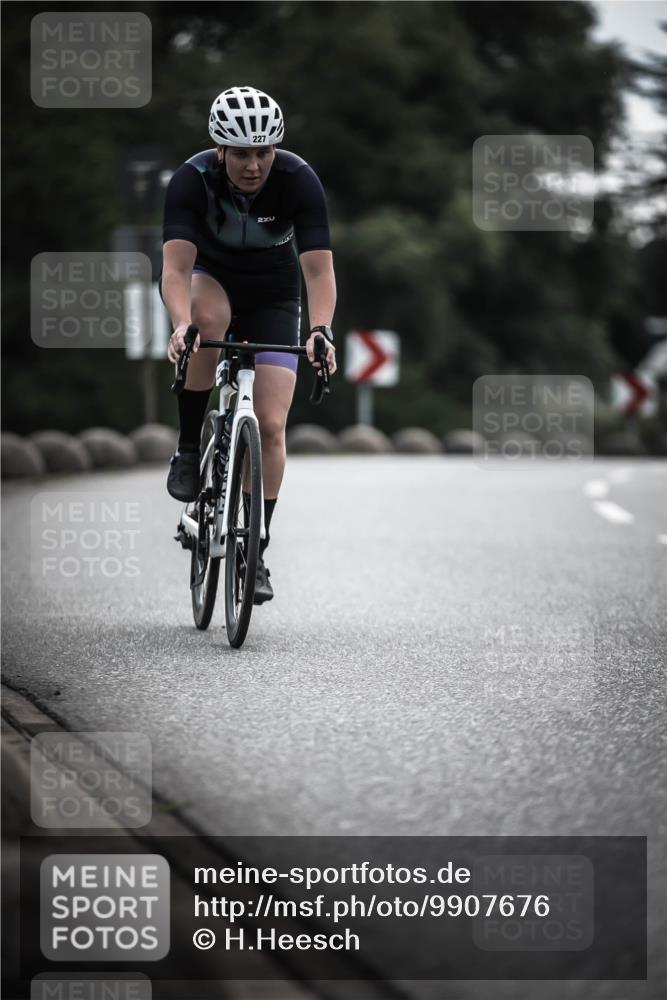 21.06.2026 - 29. Vierlanden-Triathlon H.Heesch http://msf.ph/oto/9907676 21.06.2026 09:23:02 Radfahren 14, 227 meine-sportfotos.de