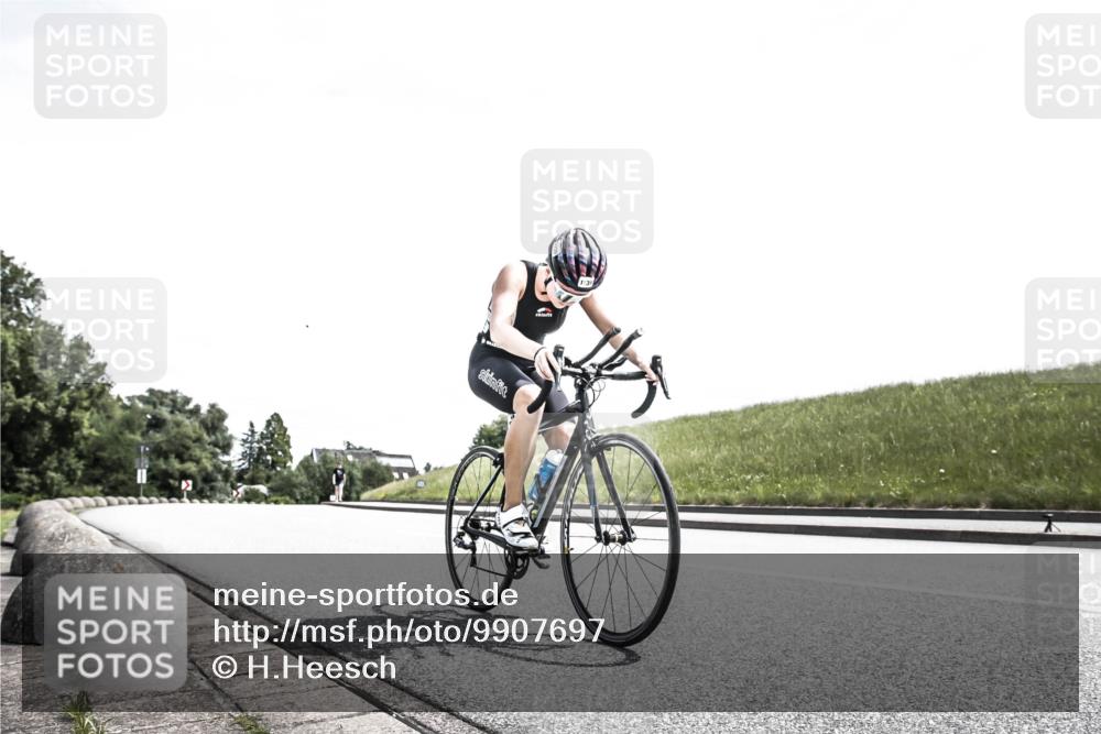 21.06.2026 - 29. Vierlanden-Triathlon H.Heesch http://msf.ph/oto/9907697 21.06.2026 13:14:47 Radfahren 1139 meine-sportfotos.de
