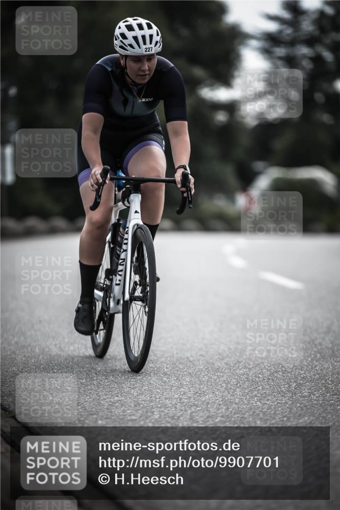 21.06.2026 - 29. Vierlanden-Triathlon H.Heesch http://msf.ph/oto/9907701 21.06.2026 09:23:03 Radfahren 14, 227 meine-sportfotos.de