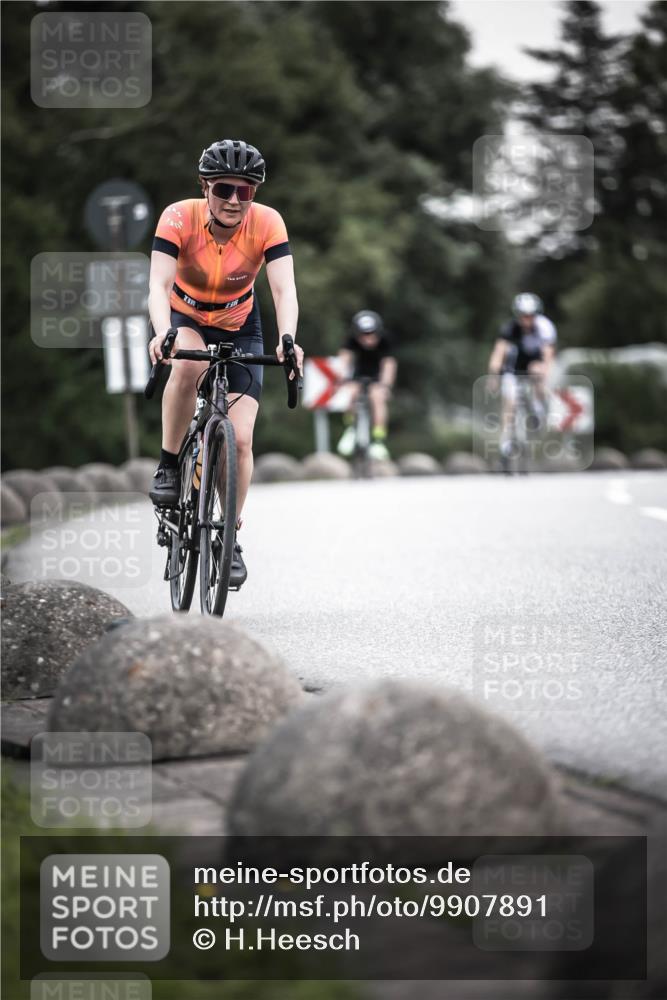21.06.2026 - 29. Vierlanden-Triathlon H.Heesch http://msf.ph/oto/9907891 21.06.2026 10:26:33 Radfahren 46, 118, 119, 141, 155, 278, 328, 353, 374, 488 meine-sportfotos.de