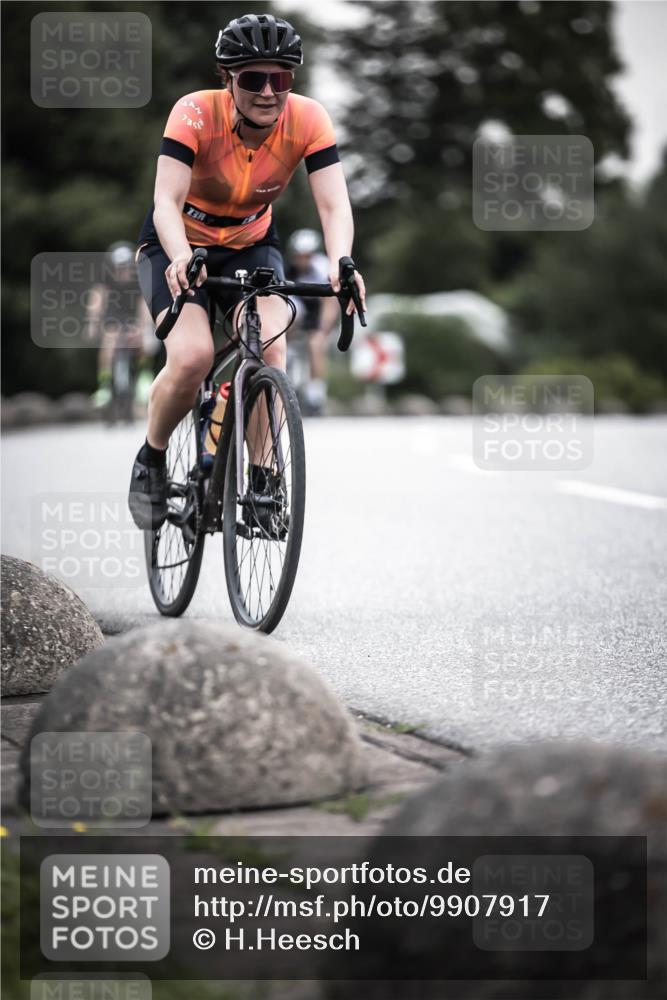 21.06.2026 - 29. Vierlanden-Triathlon H.Heesch http://msf.ph/oto/9907917 21.06.2026 10:26:33 Radfahren 46, 118, 119, 141, 155, 278, 328, 353, 374, 488 meine-sportfotos.de