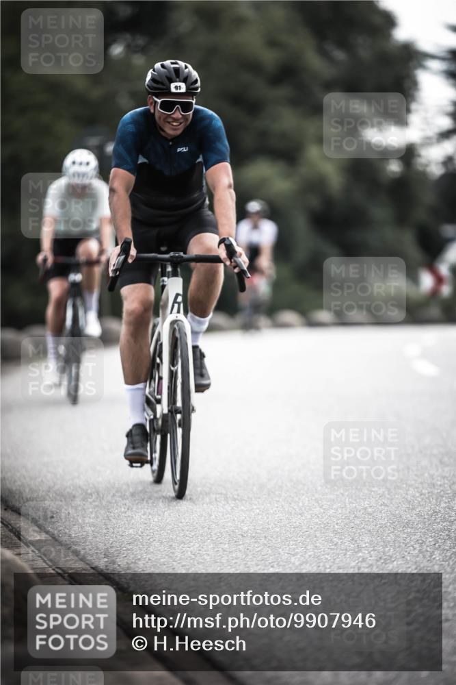 21.06.2026 - 29. Vierlanden-Triathlon H.Heesch http://msf.ph/oto/9907946 21.06.2026 09:23:42 Radfahren 91, 131, 166, 220, 252, 264, 266 meine-sportfotos.de