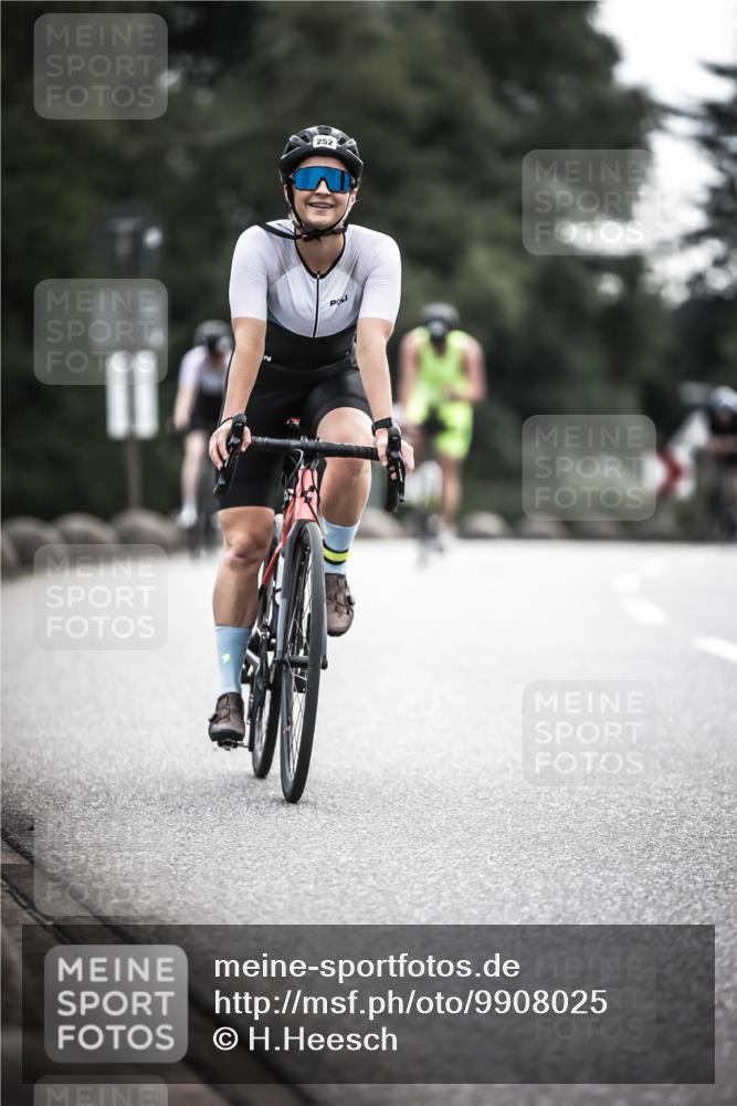 21.06.2026 - 29. Vierlanden-Triathlon H.Heesch http://msf.ph/oto/9908025 21.06.2026 09:23:46 Radfahren 131, 155, 166, 252, 264, 266, 301 meine-sportfotos.de