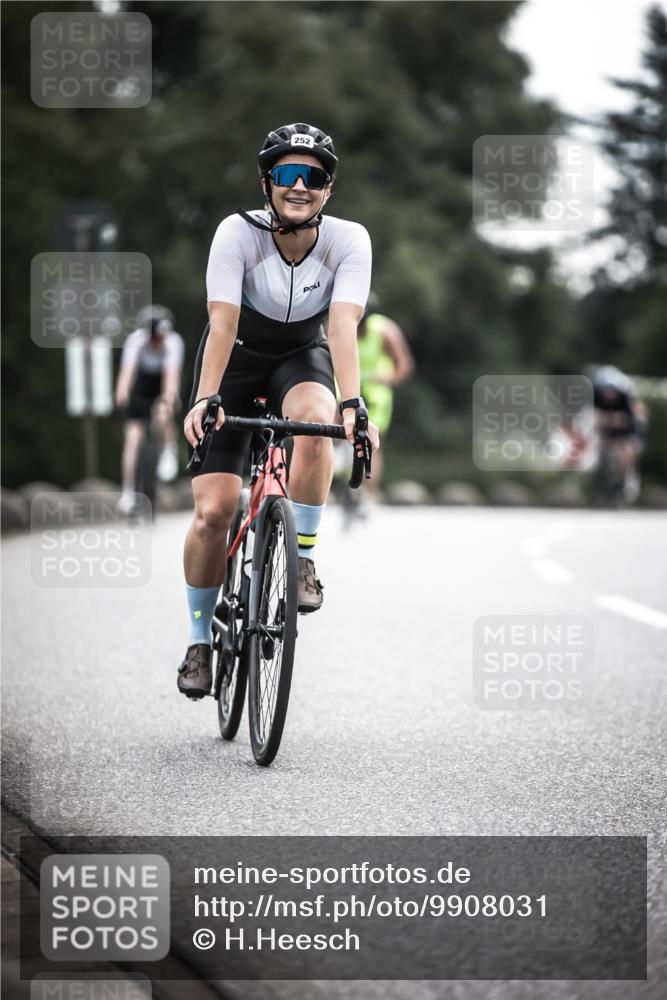 21.06.2026 - 29. Vierlanden-Triathlon H.Heesch http://msf.ph/oto/9908031 21.06.2026 09:23:46 Radfahren 131, 155, 166, 252, 264, 266, 301 meine-sportfotos.de