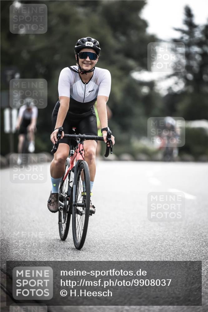 21.06.2026 - 29. Vierlanden-Triathlon H.Heesch http://msf.ph/oto/9908037 21.06.2026 09:23:46 Radfahren 131, 155, 166, 252, 264, 266, 301 meine-sportfotos.de
