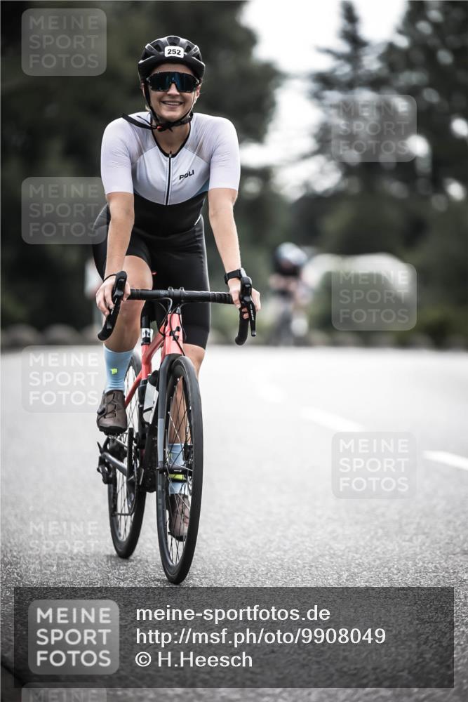 21.06.2026 - 29. Vierlanden-Triathlon H.Heesch http://msf.ph/oto/9908049 21.06.2026 09:23:46 Radfahren 131, 155, 166, 252, 264, 266, 301 meine-sportfotos.de