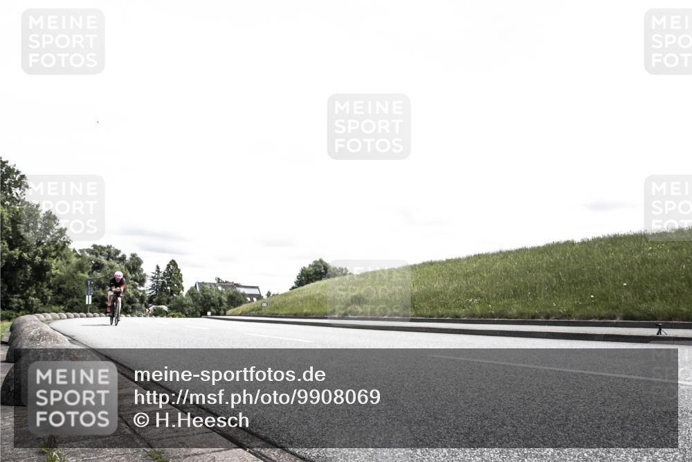 21.06.2026 - 29. Vierlanden-Triathlon H.Heesch http://msf.ph/oto/9908069 21.06.2026 13:34:27 Radfahren 1038, 1057, 1073, 1095, 1098 meine-sportfotos.de