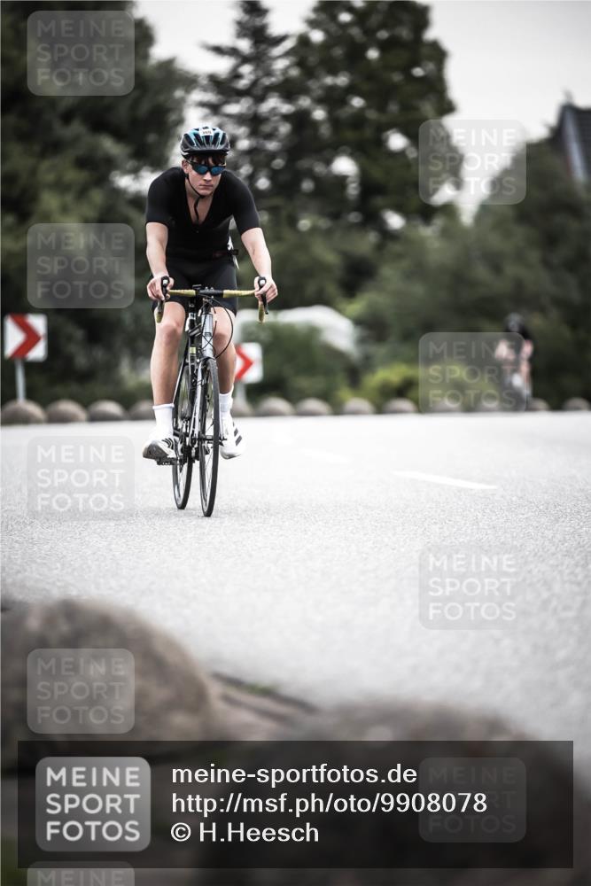 21.06.2026 - 29. Vierlanden-Triathlon H.Heesch http://msf.ph/oto/9908078 21.06.2026 10:26:57 Radfahren 45, 64, 112, 128, 164, 388, 624 meine-sportfotos.de