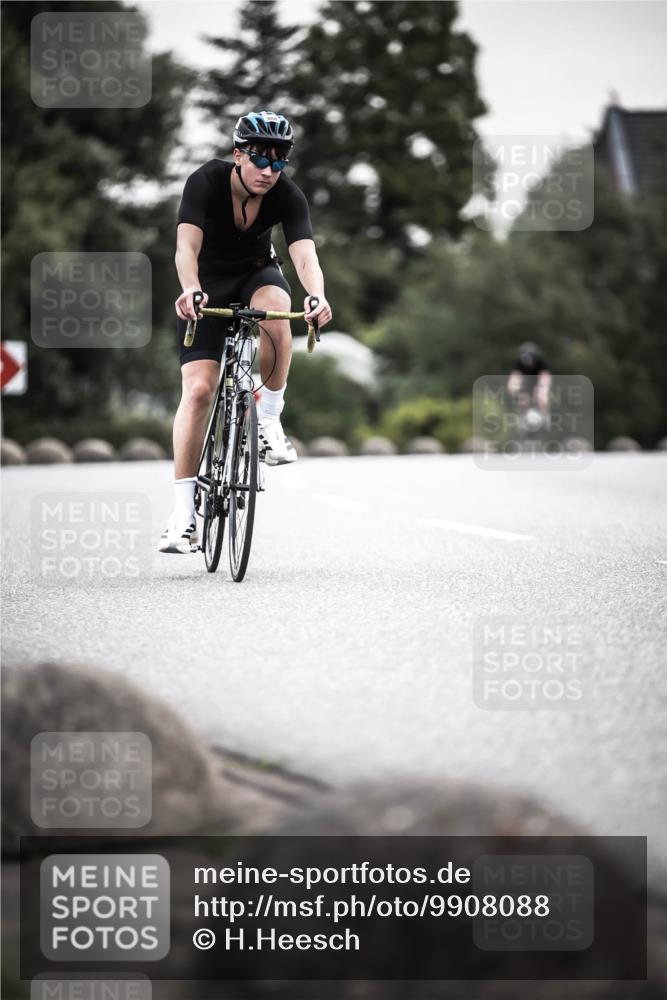 21.06.2026 - 29. Vierlanden-Triathlon H.Heesch http://msf.ph/oto/9908088 21.06.2026 10:26:57 Radfahren 45, 64, 112, 128, 164, 388, 624 meine-sportfotos.de