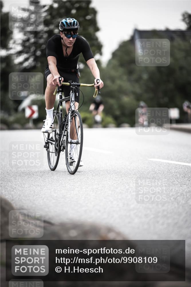 21.06.2026 - 29. Vierlanden-Triathlon H.Heesch http://msf.ph/oto/9908109 21.06.2026 10:26:57 Radfahren 45, 64, 112, 128, 164, 388, 624 meine-sportfotos.de