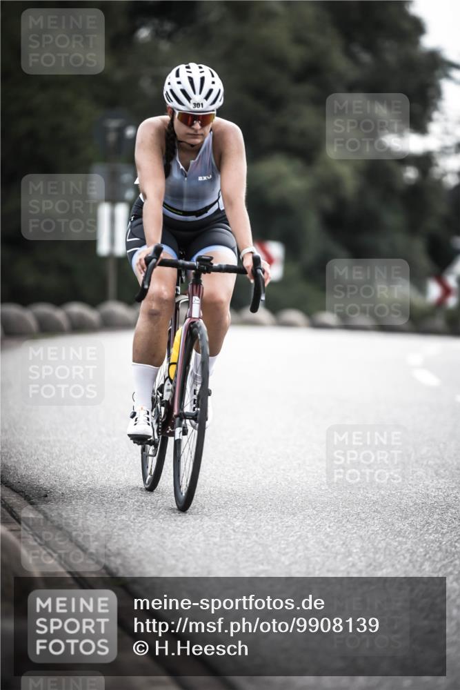 21.06.2026 - 29. Vierlanden-Triathlon H.Heesch http://msf.ph/oto/9908139 21.06.2026 09:23:53 Radfahren 155, 175, 264, 301 meine-sportfotos.de