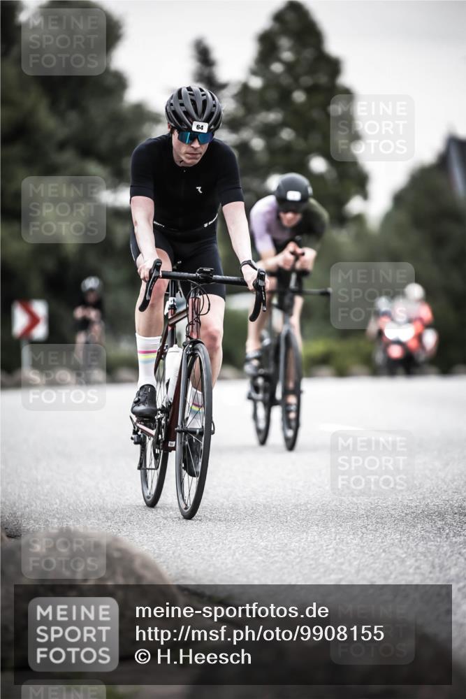 21.06.2026 - 29. Vierlanden-Triathlon H.Heesch http://msf.ph/oto/9908155 21.06.2026 10:27:04 Radfahren 43, 45, 64, 108, 128, 517, 600, 624 meine-sportfotos.de