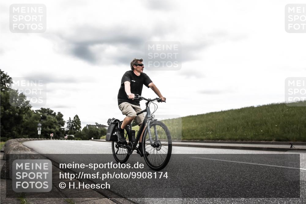 21.06.2026 - 29. Vierlanden-Triathlon H.Heesch http://msf.ph/oto/9908174 21.06.2026 14:31:57 Radfahren  meine-sportfotos.de