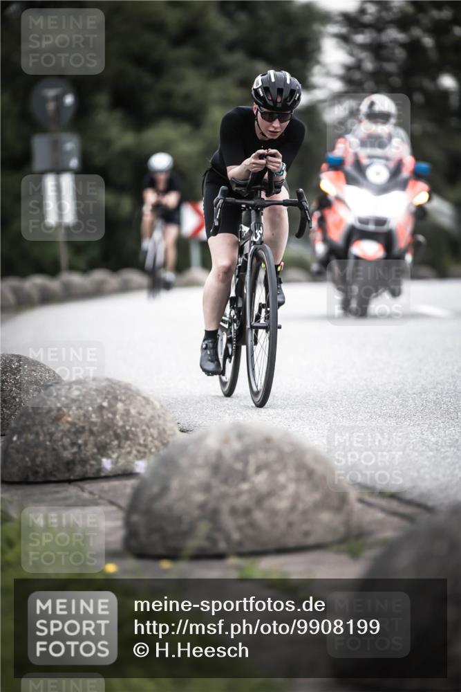 21.06.2026 - 29. Vierlanden-Triathlon H.Heesch http://msf.ph/oto/9908199 21.06.2026 10:27:08 Radfahren 24, 43, 45, 64, 89, 108, 486, 517, 600 meine-sportfotos.de