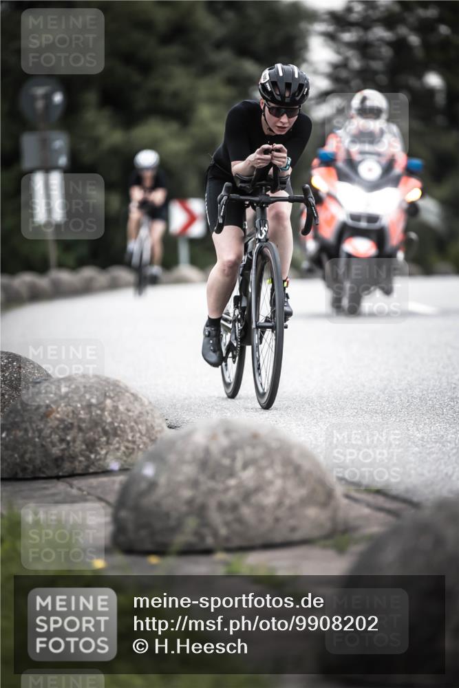21.06.2026 - 29. Vierlanden-Triathlon H.Heesch http://msf.ph/oto/9908202 21.06.2026 10:27:08 Radfahren 24, 43, 45, 64, 89, 108, 486, 517, 600 meine-sportfotos.de