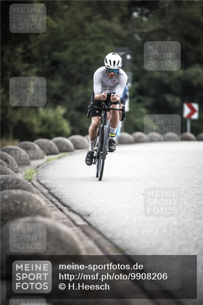 21.06.2026 - 29. Vierlanden-Triathlon H.Heesch http://msf.ph/oto/9908206 21.06.2026 09:24:07 Radfahren 62, 145, 184 meine-sportfotos.de