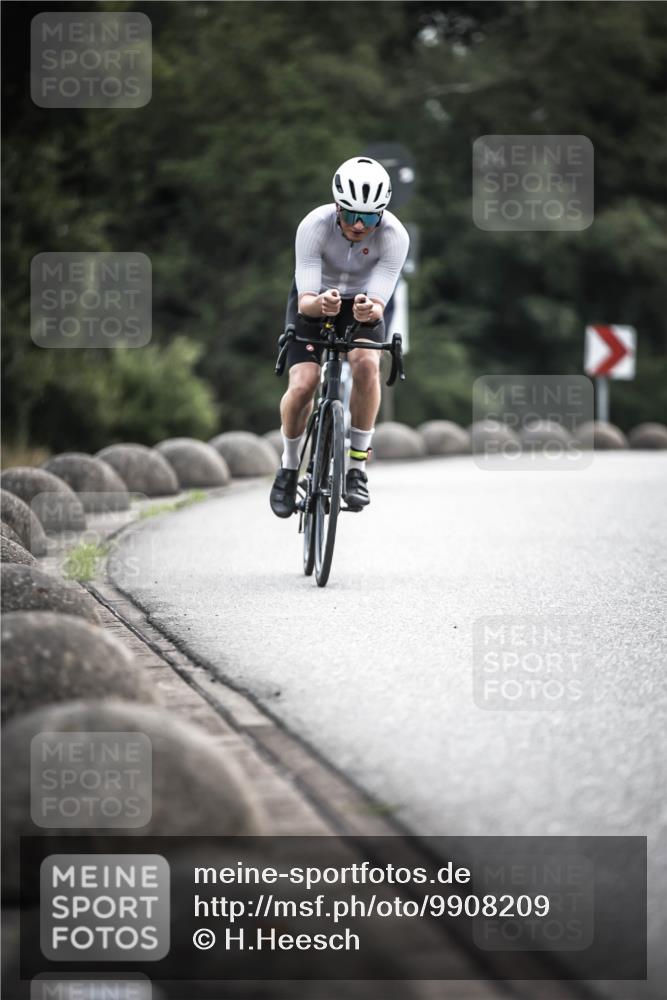 21.06.2026 - 29. Vierlanden-Triathlon H.Heesch http://msf.ph/oto/9908209 21.06.2026 09:24:07 Radfahren 62, 145, 184 meine-sportfotos.de