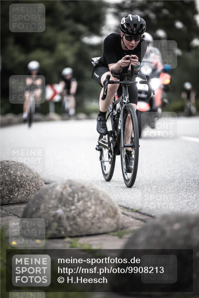 21.06.2026 - 29. Vierlanden-Triathlon H.Heesch http://msf.ph/oto/9908213 21.06.2026 10:27:08 Radfahren 24, 43, 45, 64, 89, 108, 486, 517, 600 meine-sportfotos.de
