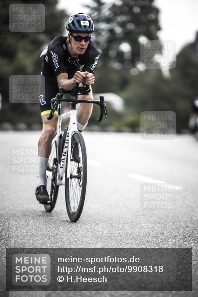 21.06.2026 - 29. Vierlanden-Triathlon H.Heesch http://msf.ph/oto/9908318 21.06.2026 09:24:55 Radfahren 39, 44, 61, 199 meine-sportfotos.de