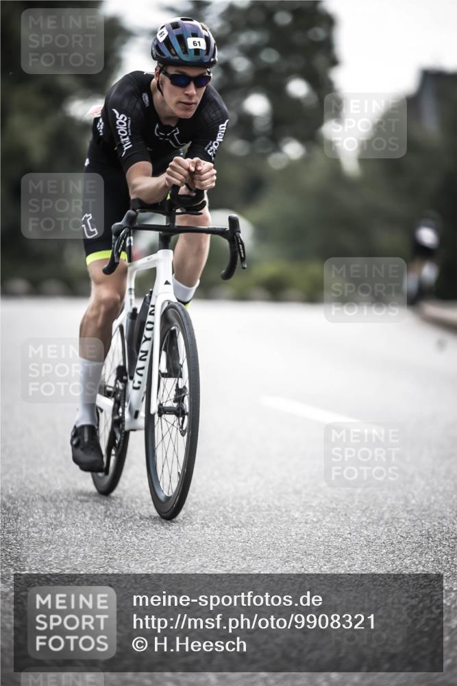 21.06.2026 - 29. Vierlanden-Triathlon H.Heesch http://msf.ph/oto/9908321 21.06.2026 09:24:55 Radfahren 39, 44, 61, 199 meine-sportfotos.de