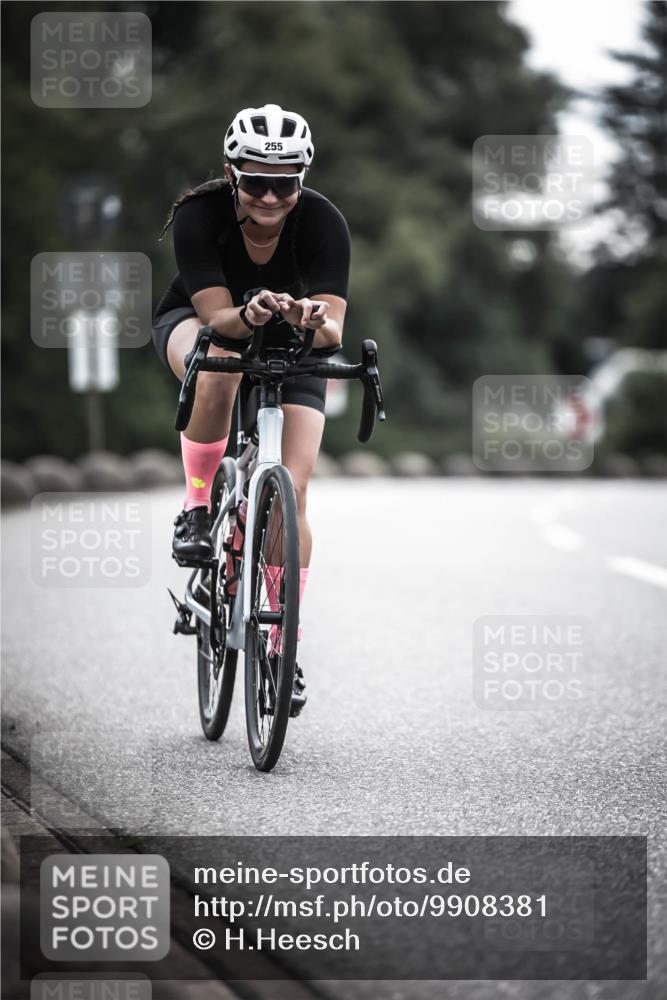 21.06.2026 - 29. Vierlanden-Triathlon H.Heesch http://msf.ph/oto/9908381 21.06.2026 09:25:09 Radfahren 25, 68, 255 meine-sportfotos.de